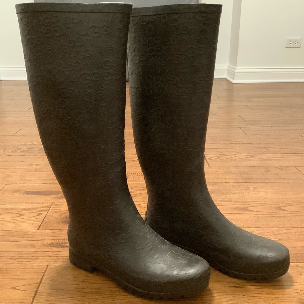 UGG Wilshire Tall Black Logo Boots
